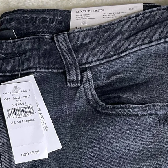 American Eagle distressed jeans - Picture 4 of 4